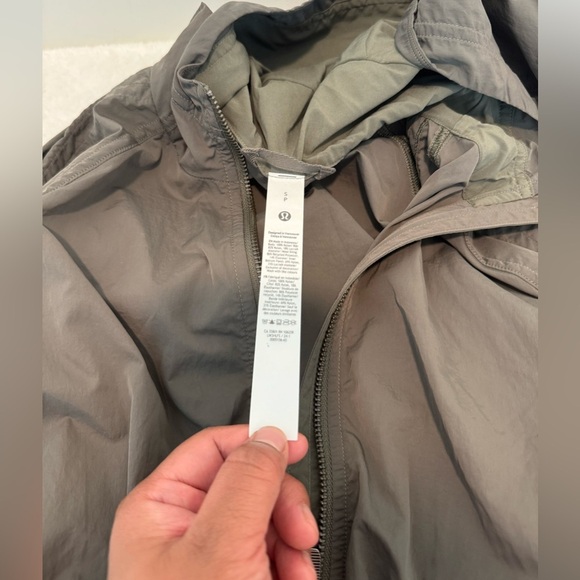 Lululemon Ruched Ribbed-Waist Jacket 
Army Green size S - Picture 11 of 11